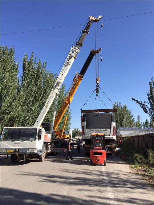 永福县港口集装箱搬运案例